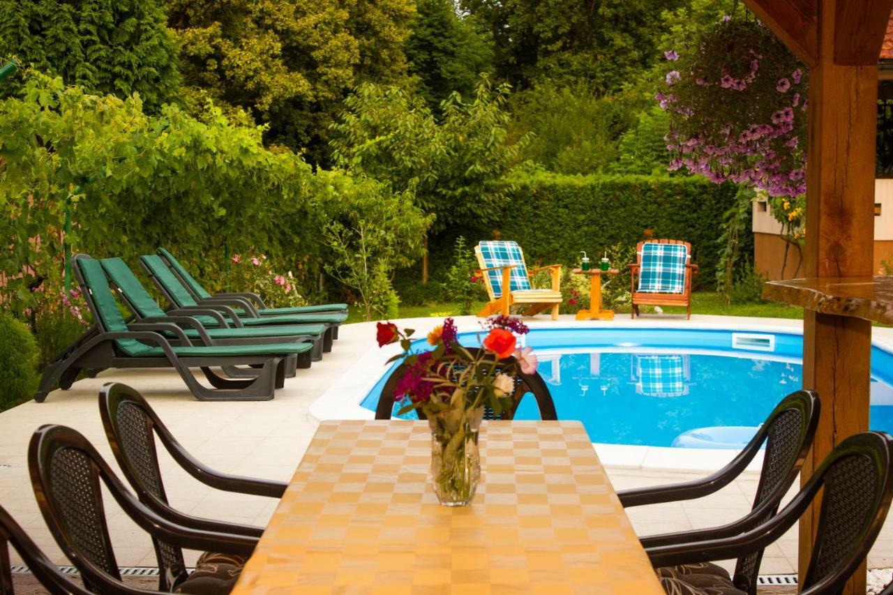 Villa Katarina With Pool Banja Luka Extérieur photo