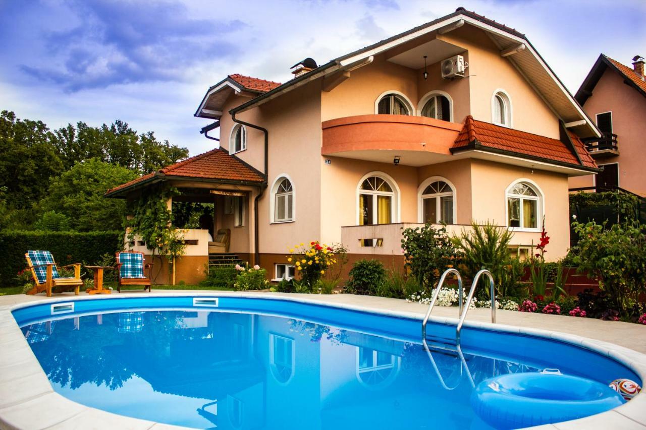 Villa Katarina With Pool Banja Luka Extérieur photo