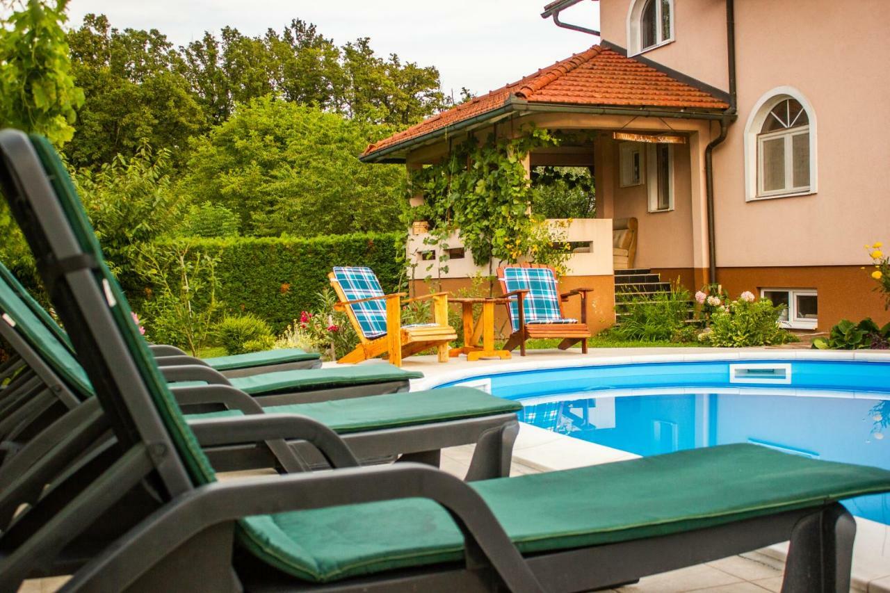 Villa Katarina With Pool Banja Luka Extérieur photo