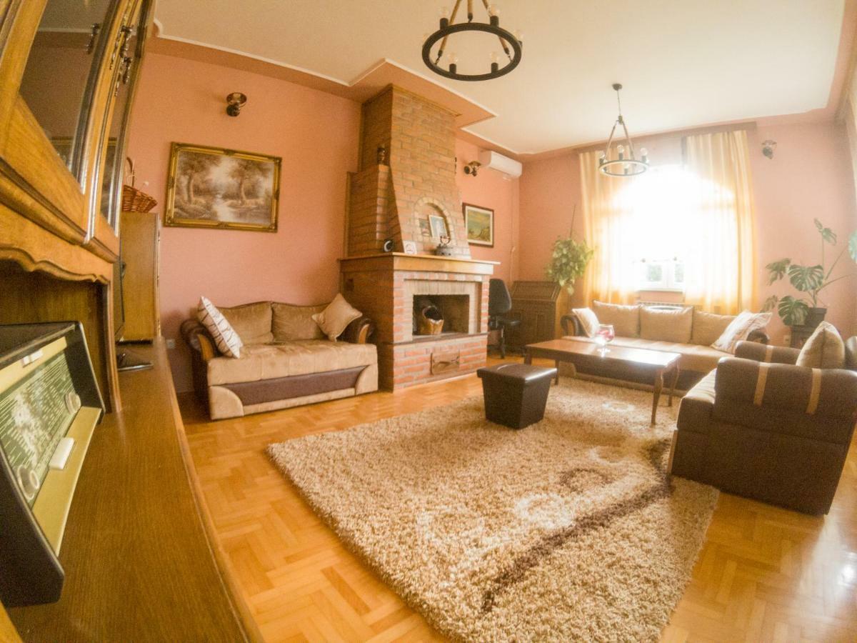 Villa Katarina With Pool Banja Luka Extérieur photo